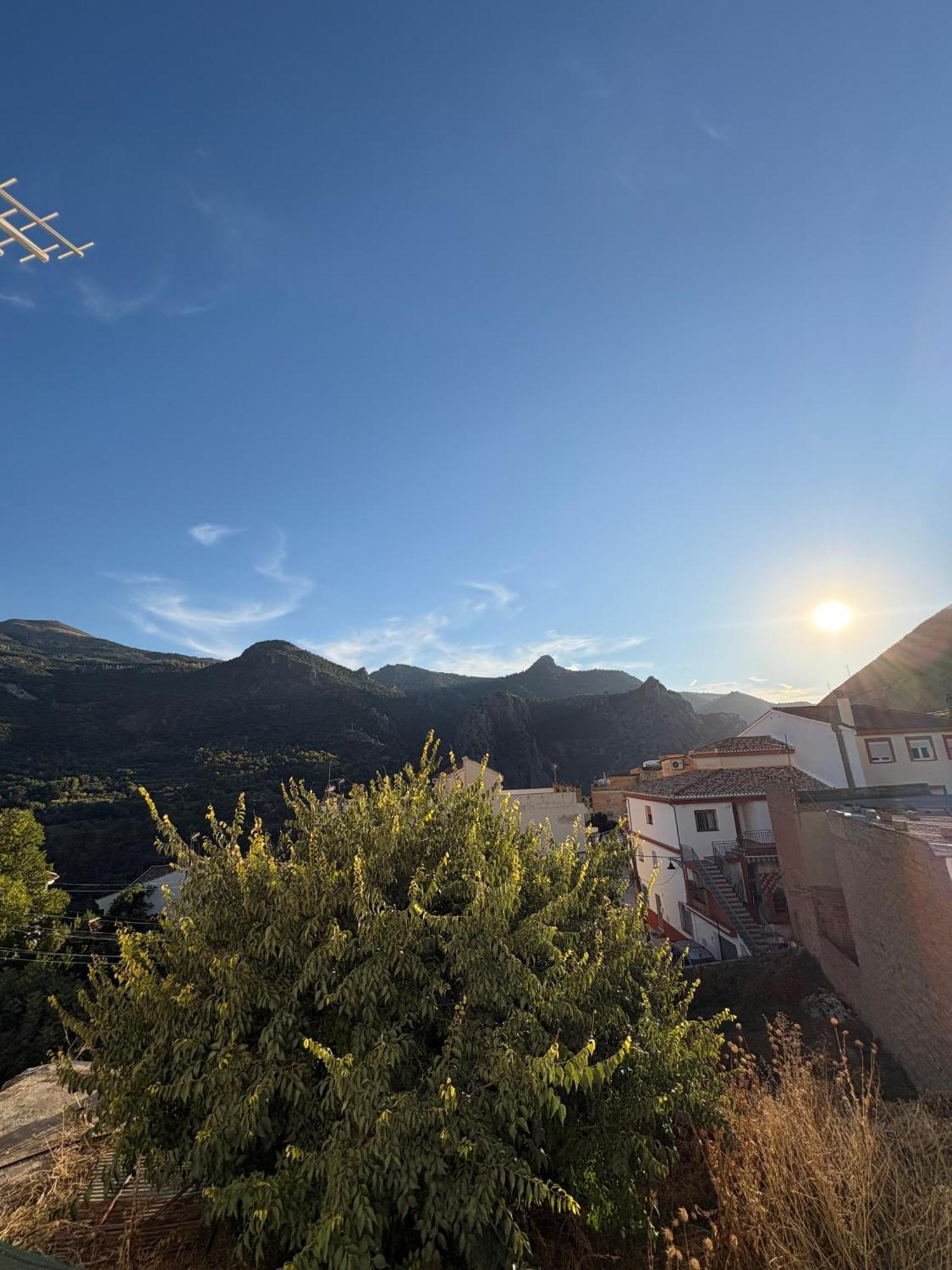 Апартаменты La Estacion Sierra Nevada Гуэхар-Сьерра Экстерьер фото